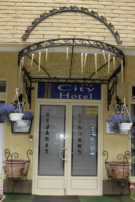 City Hotel Шіофок Екстер'єр фото